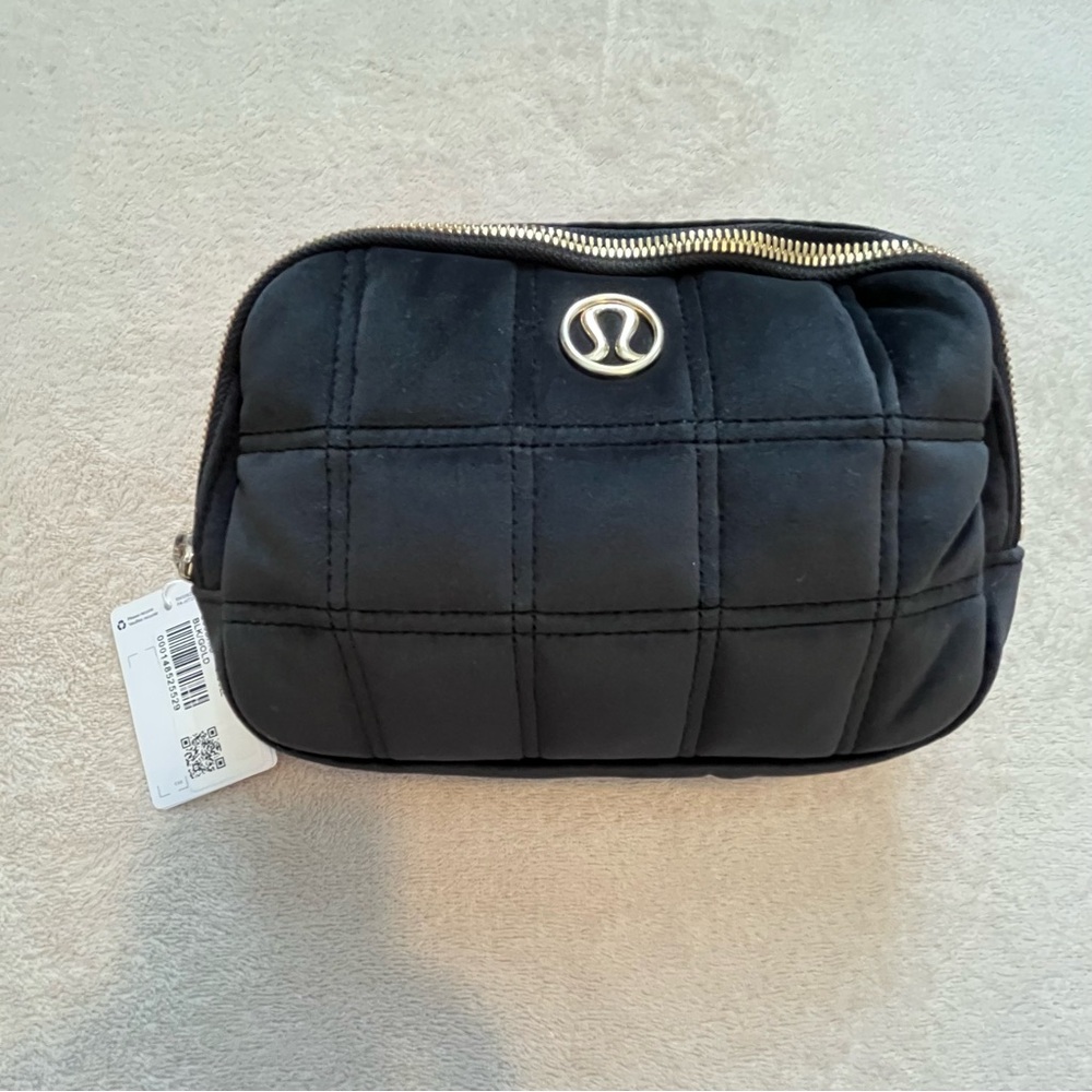 lululemon athletica Everywhere Black Quilted Women's Belt Velour Bag